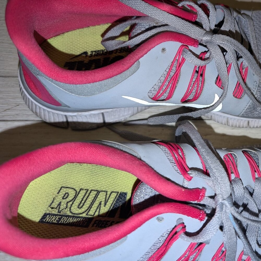 Nike Womens Free 5.0 Running Athletic Shoes Gray Pink Size 7 - Picture 2 of 4